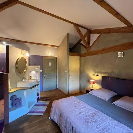 Couette-café Domaine De Pipangaille 3*