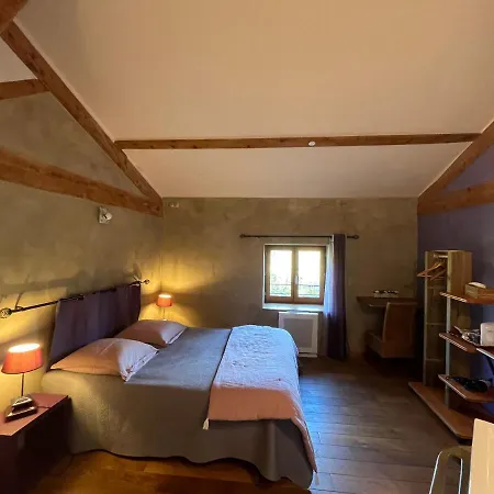 Domaine De Pipangaille Couette-café 3*